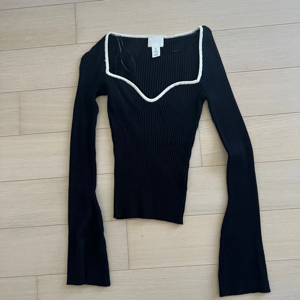 h&m long flared sleeve top